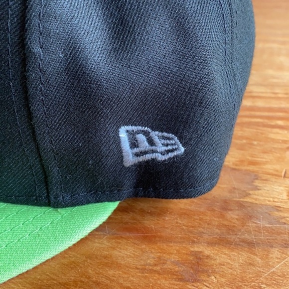 New Era Seahawks Men’s snap back Hat - Picture 4 of 8